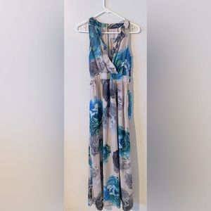 H&M Woman’s Size 6 Beautiful Long Nude Floral V NecknDress